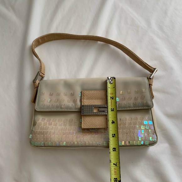 Guess Small Shoulder Bag - Picture 15 of 15
